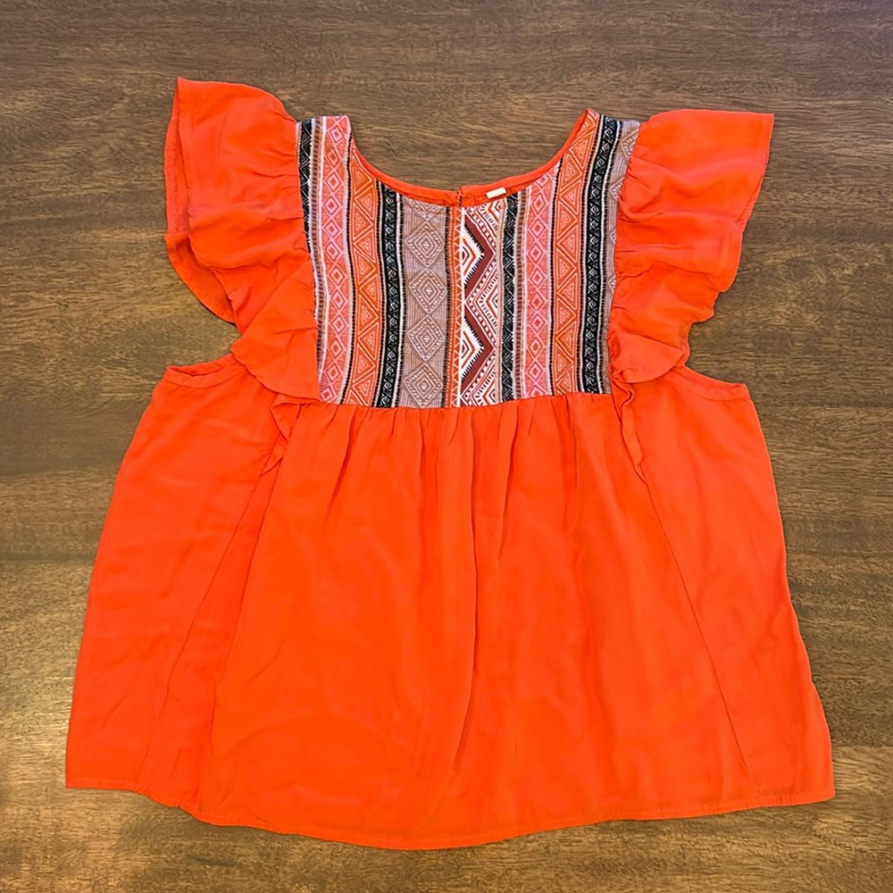 Flutter sleeve top size small